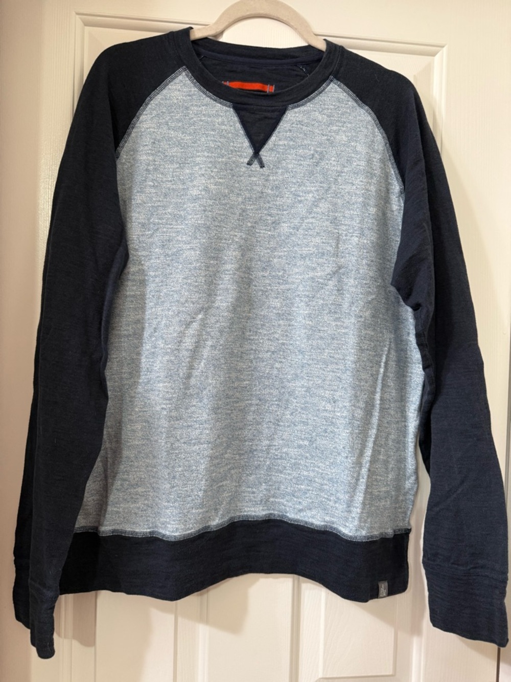 The North Face Men's Vintage Crewneck Raglan Pullover - Heather Blue & Navy